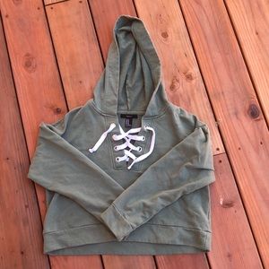 Cropped hoodie
